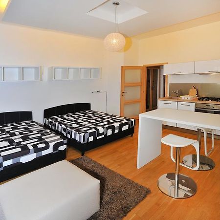 Apartment Near The Old Town Square Praha Rom bilde