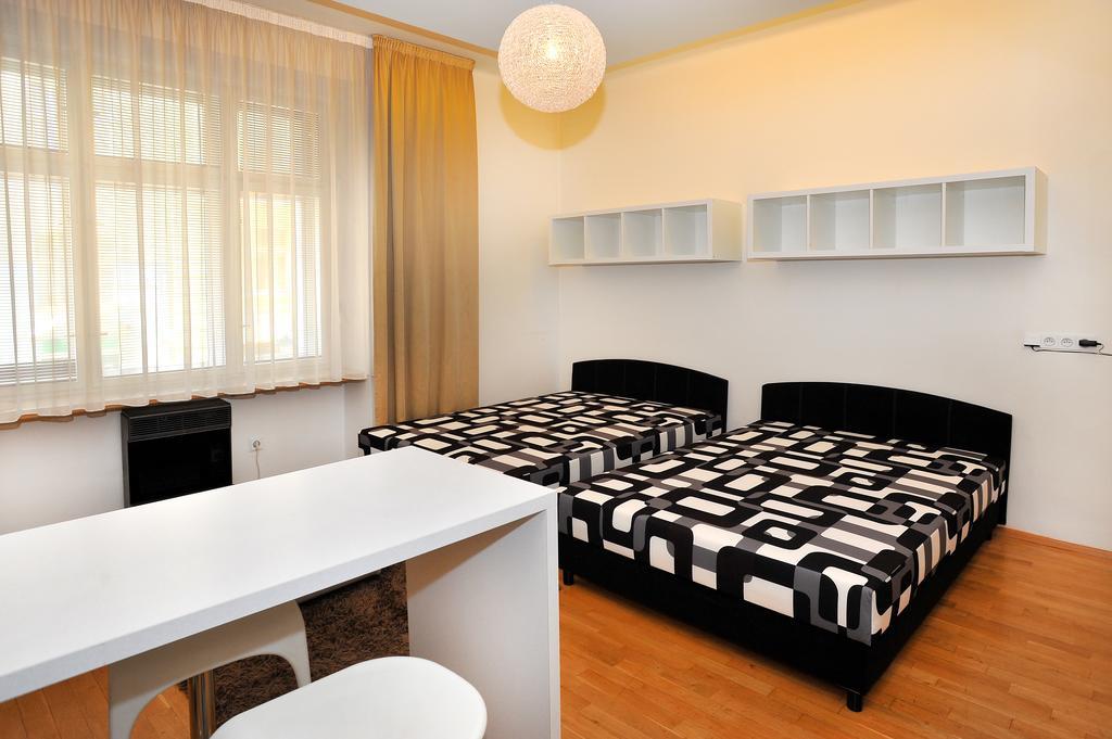 Apartment Near The Old Town Square Praha Rom bilde
