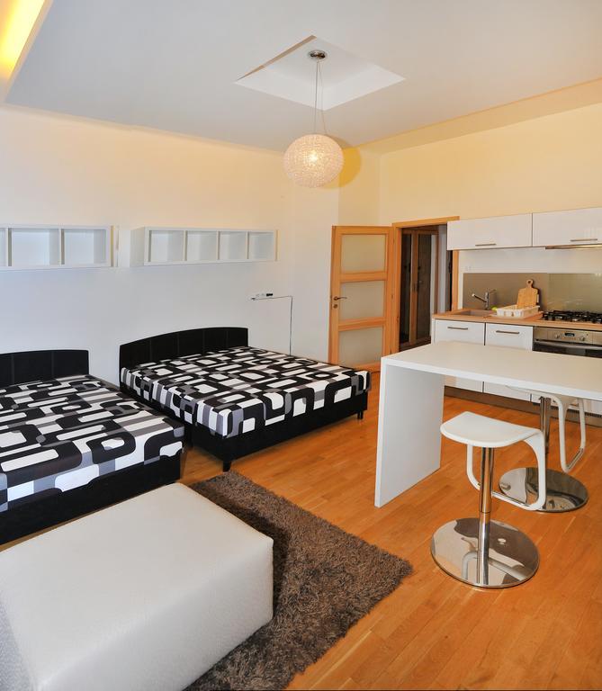 Apartment Near The Old Town Square Praha Rom bilde