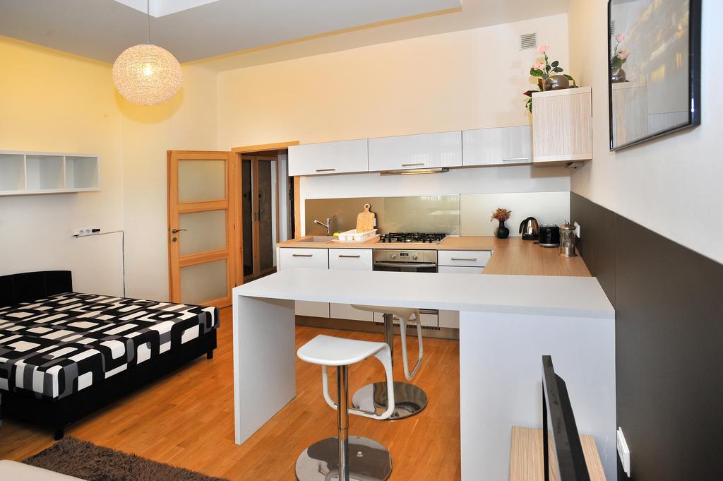 Apartment Near The Old Town Square Praha Rom bilde