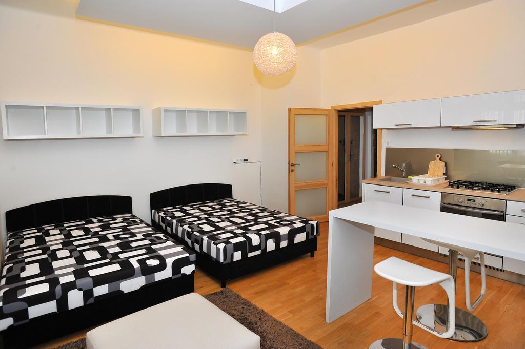 Apartment Near The Old Town Square Praha Rom bilde