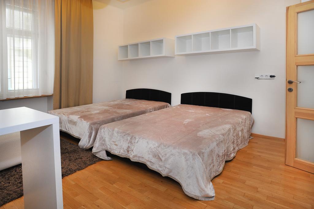 Apartment Near The Old Town Square Praha Rom bilde